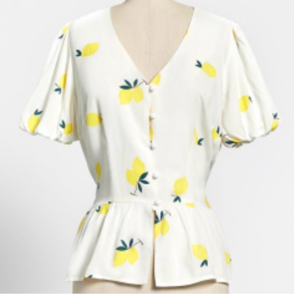 New Collectif ModCloth Mimma lemons white top blouse size women’s 4 XS
